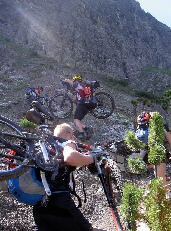 Stau am Schrofenpass